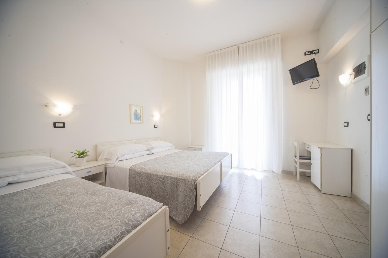 Hotel Aquila Azzurra Rimini Kültér fotó