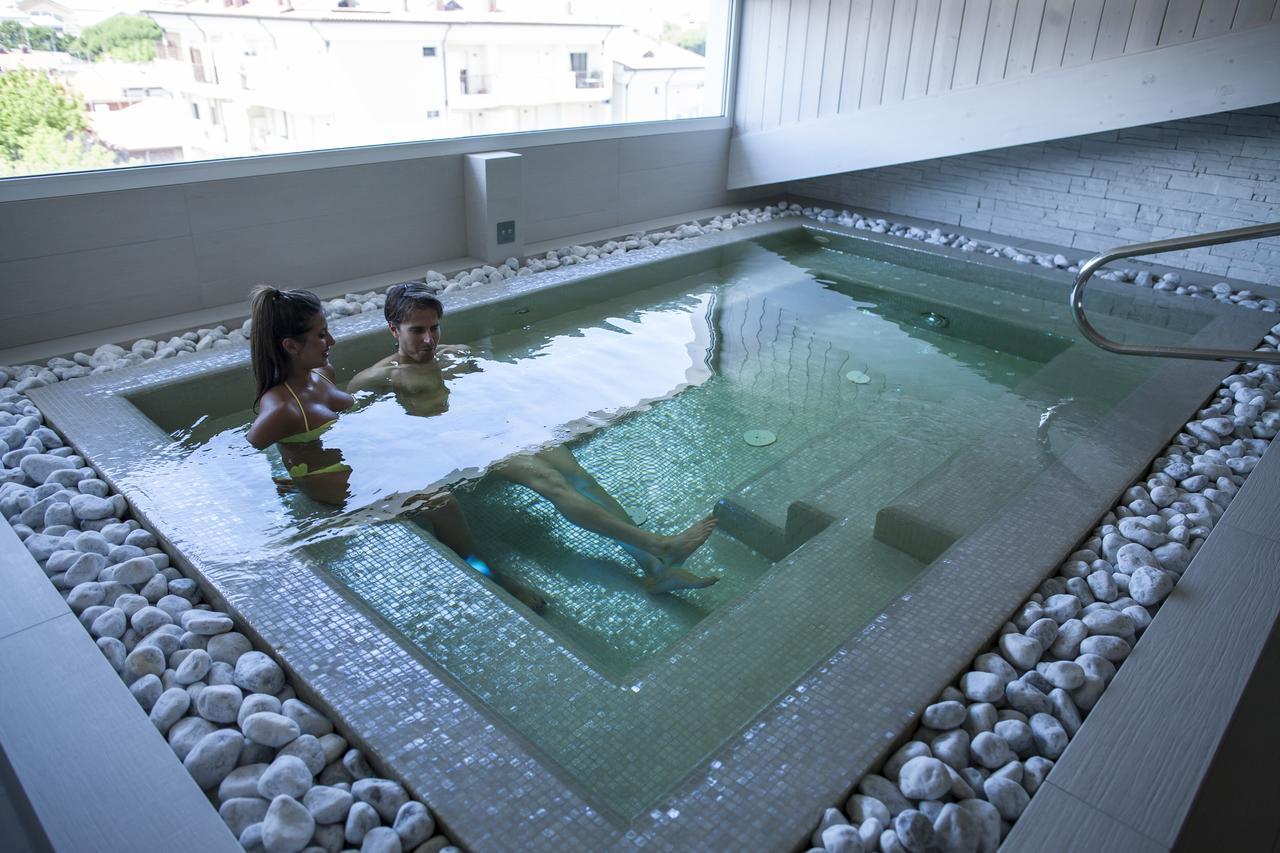 Hotel Aquila Azzurra Rimini Kültér fotó