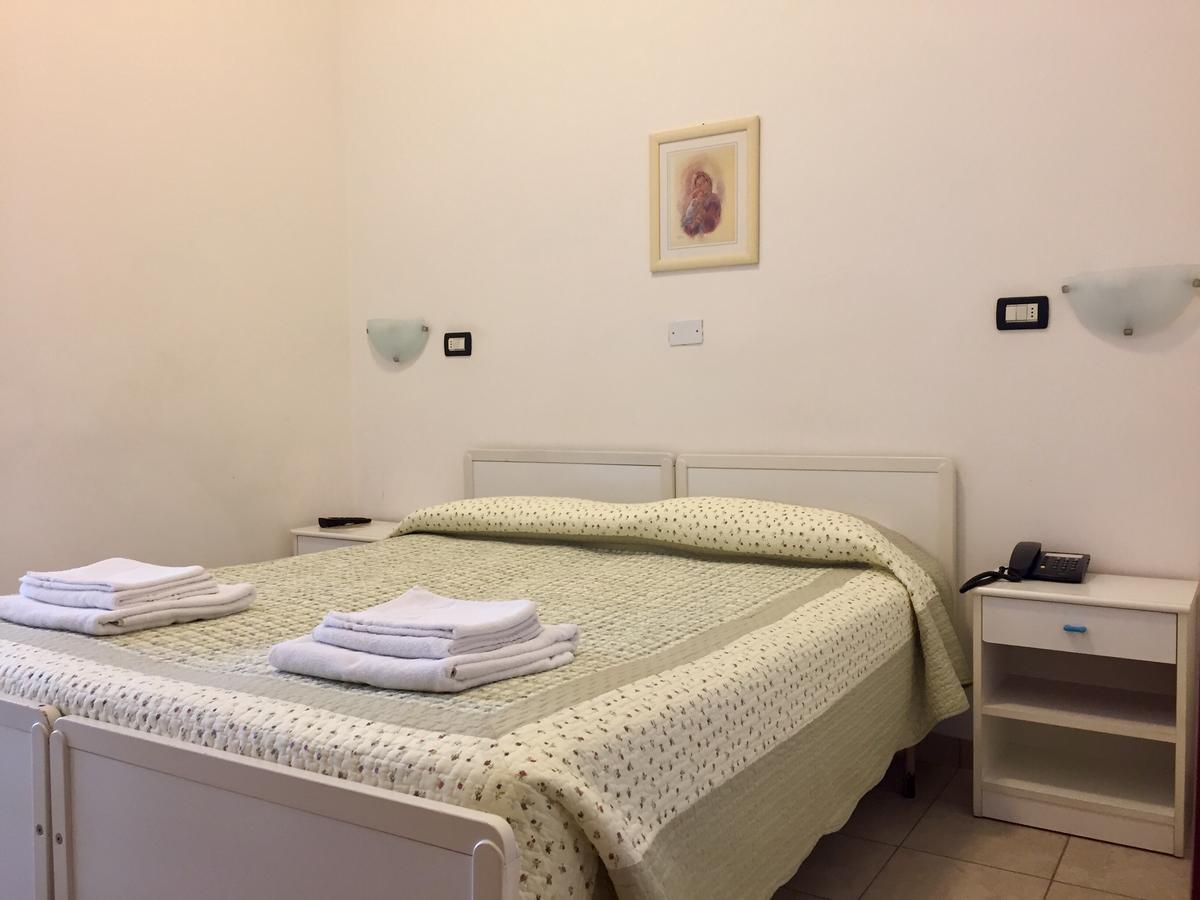 Hotel Aquila Azzurra Rimini Kültér fotó