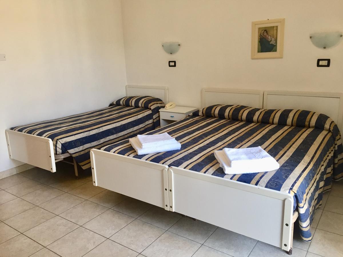 Hotel Aquila Azzurra Rimini Kültér fotó