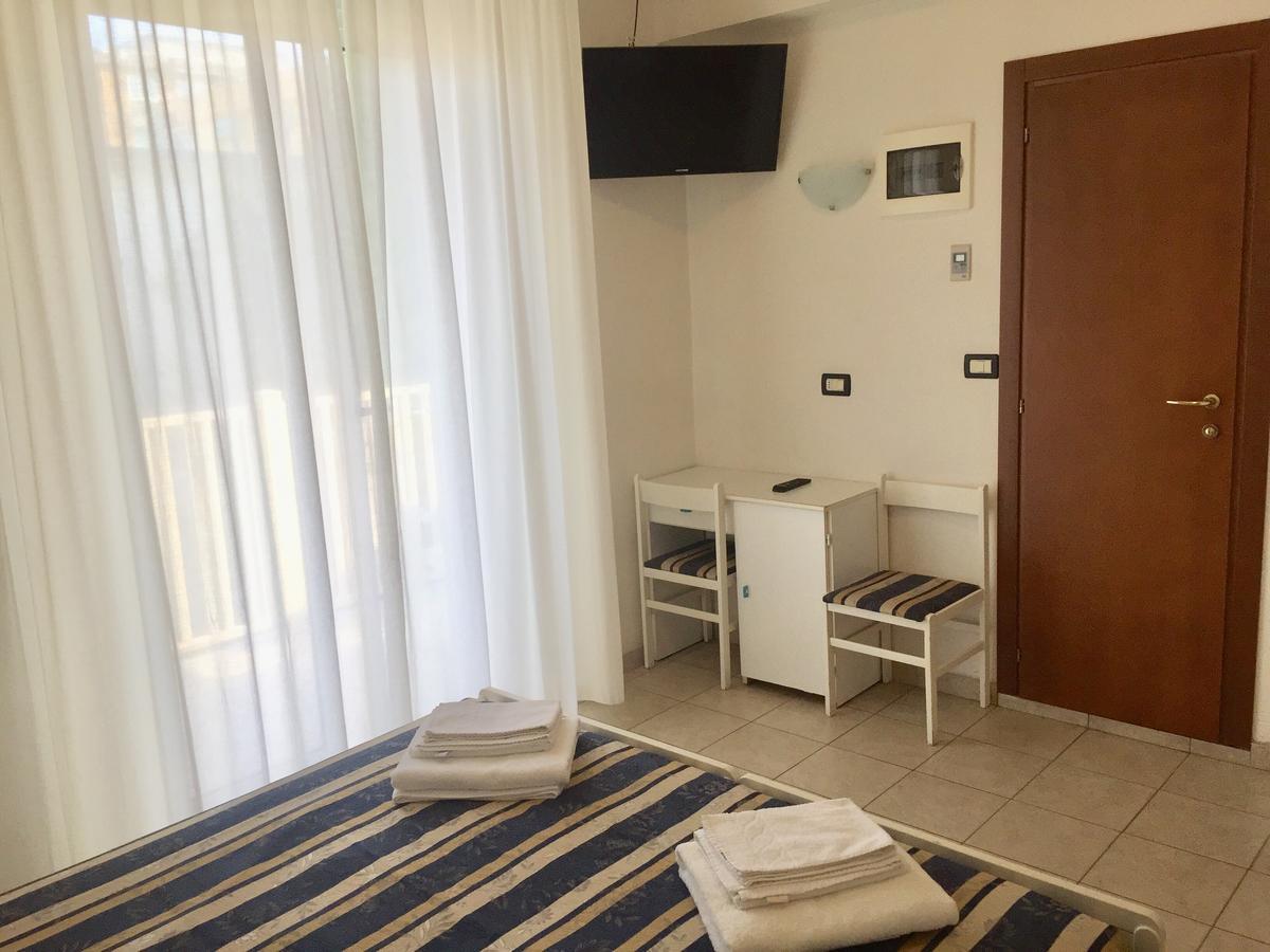 Hotel Aquila Azzurra Rimini Kültér fotó