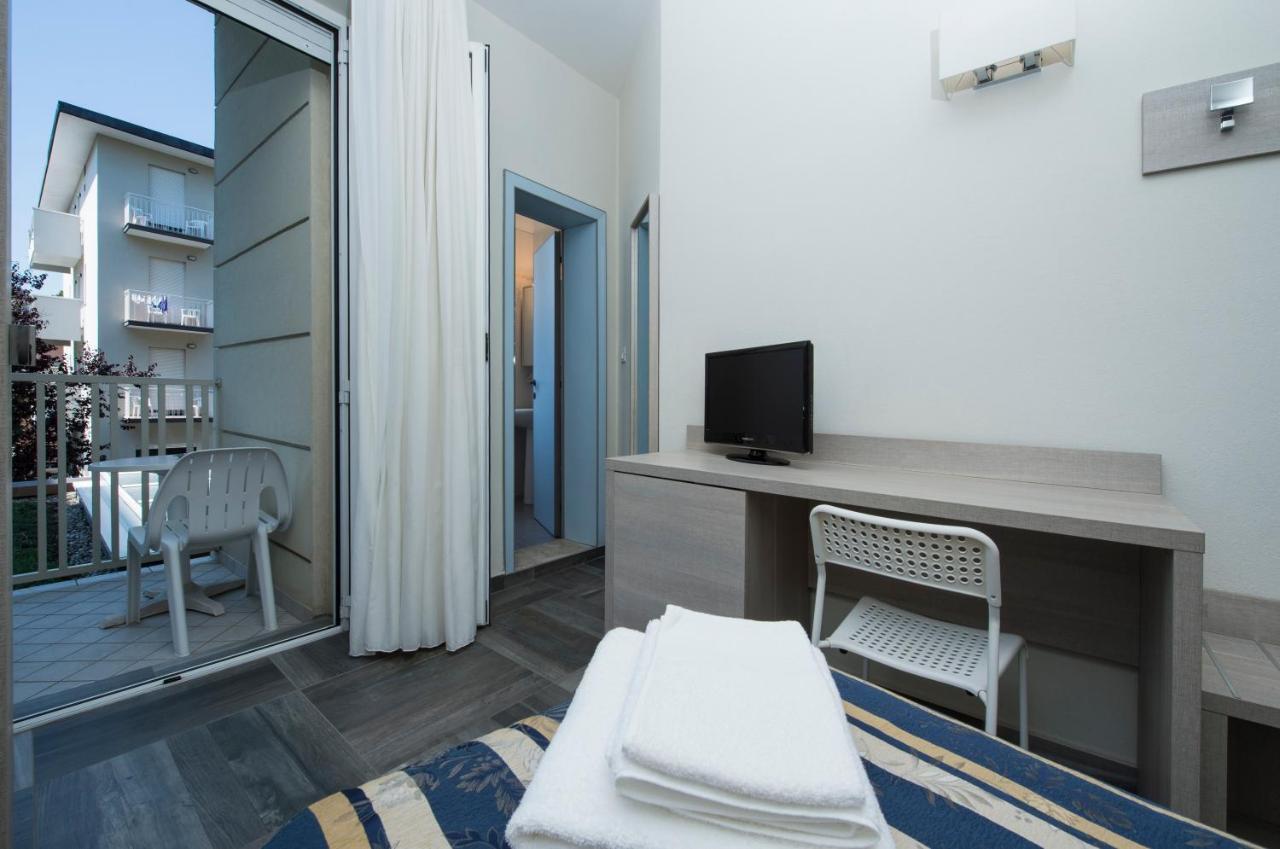 Hotel Aquila Azzurra Rimini Kültér fotó