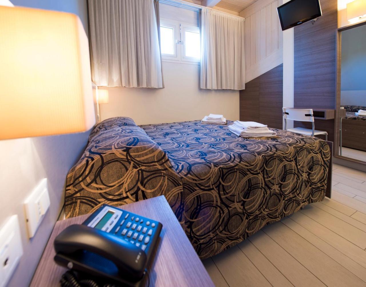 Hotel Aquila Azzurra Rimini Kültér fotó